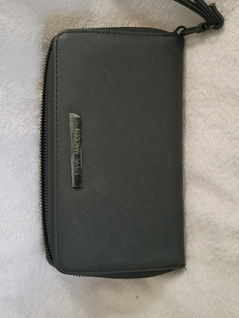 Steve Madden Textured Black Zip Wallet with Metal Logo
